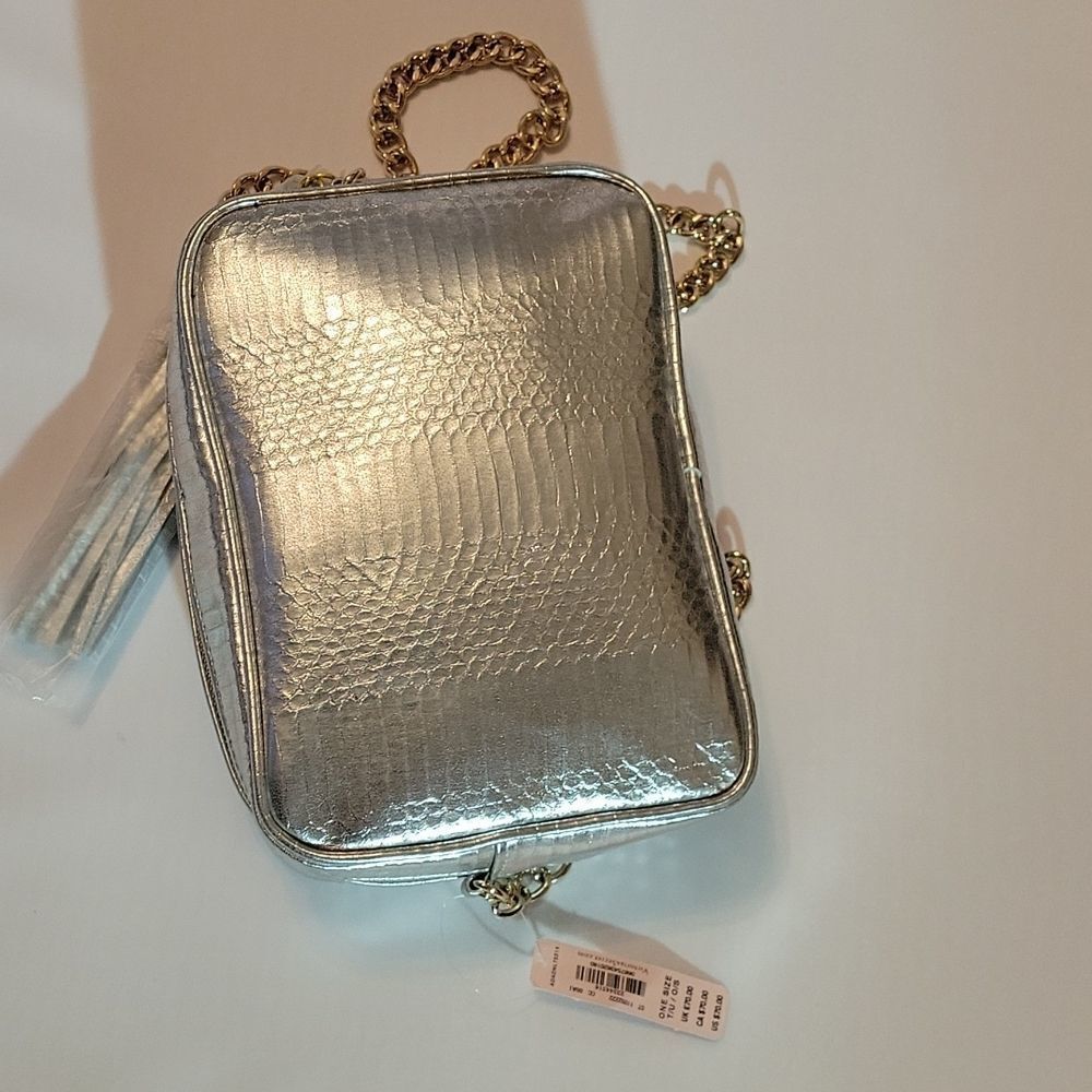 BRAND NEW VICTORIA SECRET SILVER WITH SHOULDER STRAP BAG - Picture 7 of 16